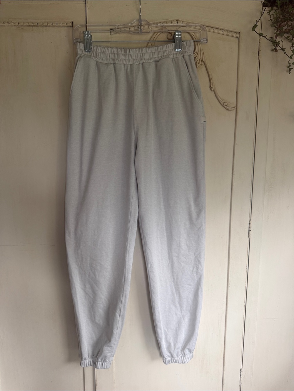 Women’s Vuori Light Gray/light Khaki Elastic Waist Jogger Pants